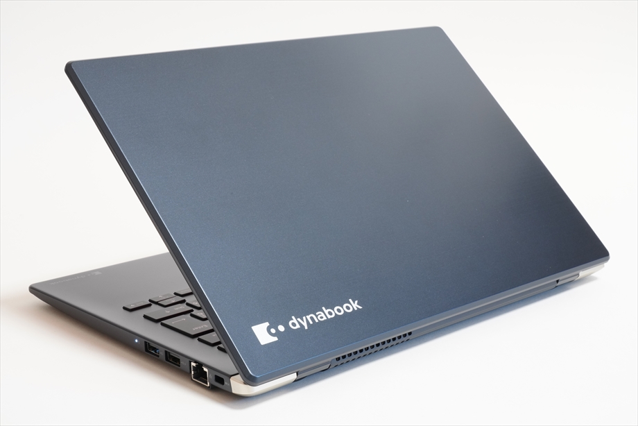 PC-Webzine - いい意味で八方美人なモバイルワーカー特化型の13.3