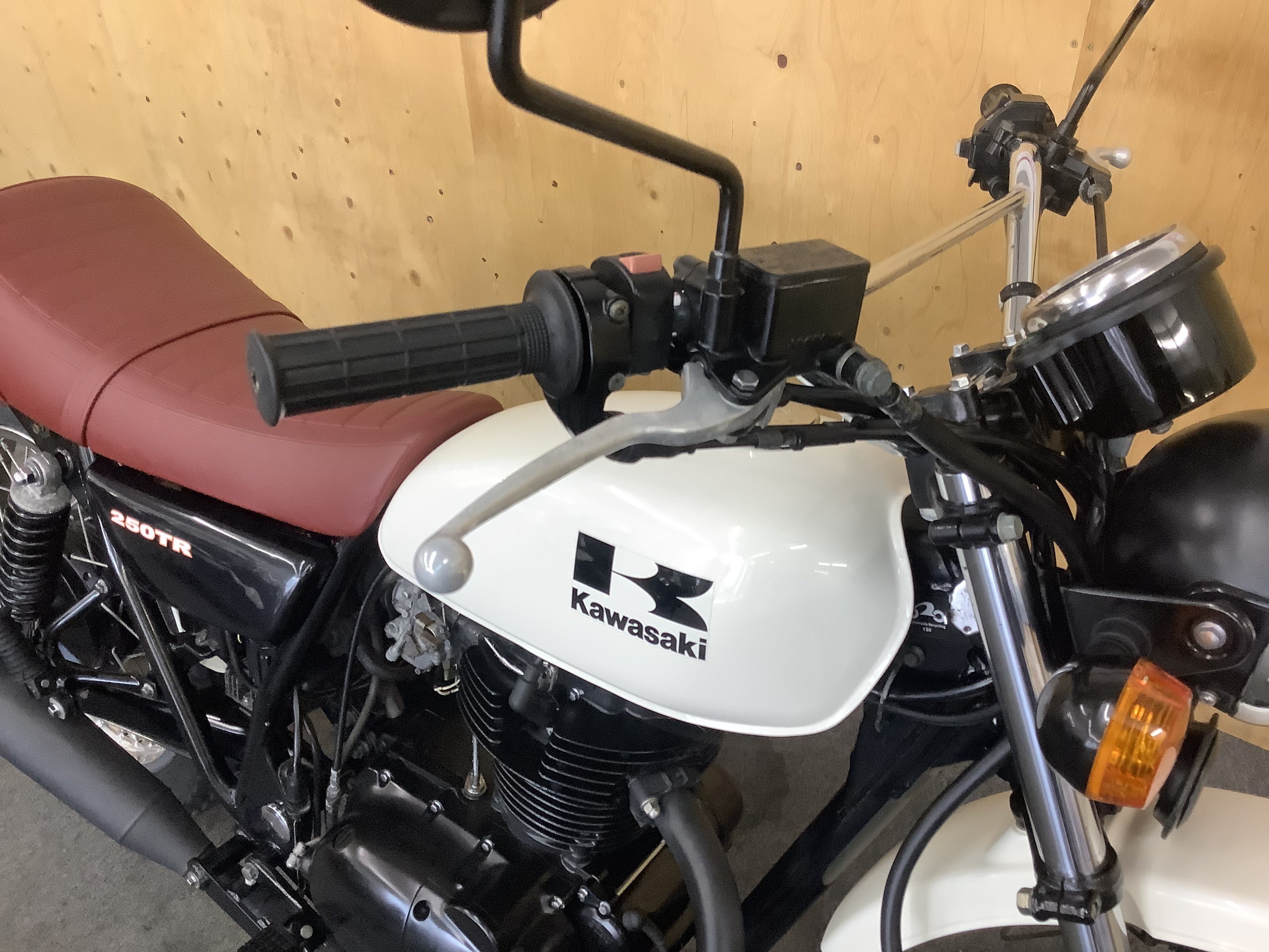 KAWASAKI 250tr タンク (キャブレター) カワサキ 250TR キャブレター用