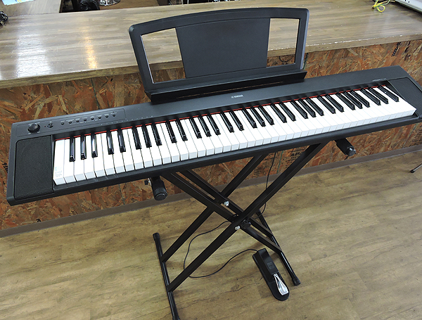 ヤマハ piaggero NP-12WH 61鍵 (譜面台 ペダル ケース付) ヤマハ