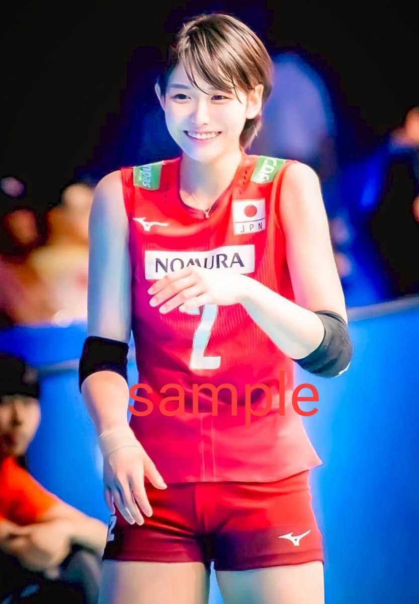 バレーボール古賀選手など超有名選手の色紙です。激レアなので高いですが