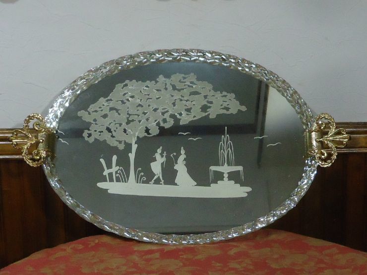 ムラーノ エッチングデザインの円形ミラー トレイ Italy製