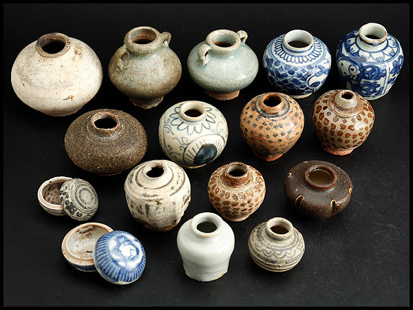 タイ・骨董】宋胡録（スンコロク）白灰釉 小壺（中世：14–16世紀） 宋