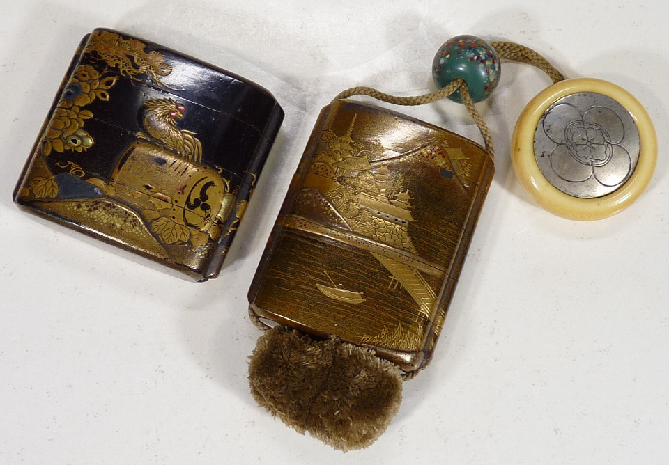 在銘網代蒔絵富久娘舞文煙管筒】 提物漆芸印籠根付