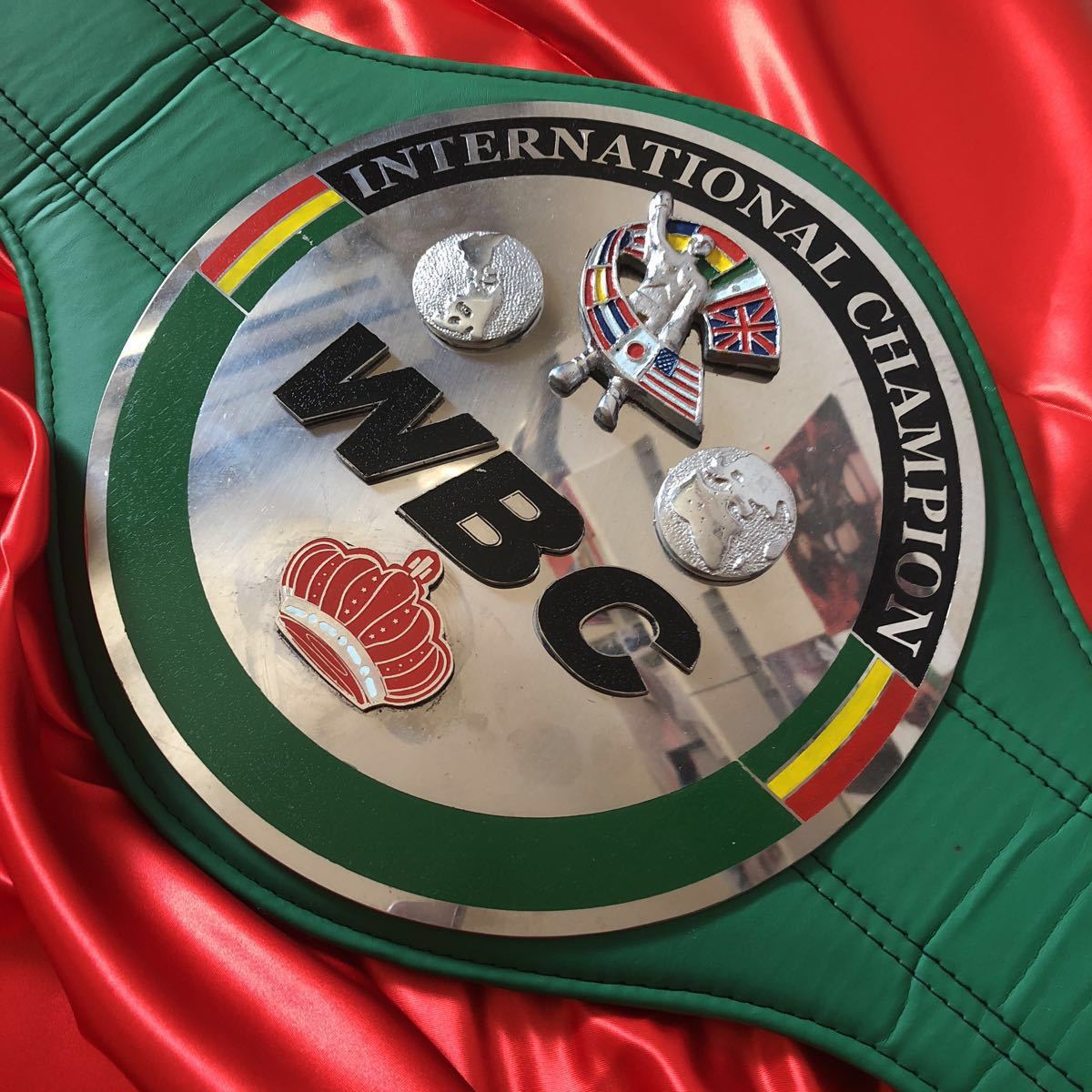 キ*ん様 WBC 世界チャンピオン ボクシングベルトダイヤモンドベルトも