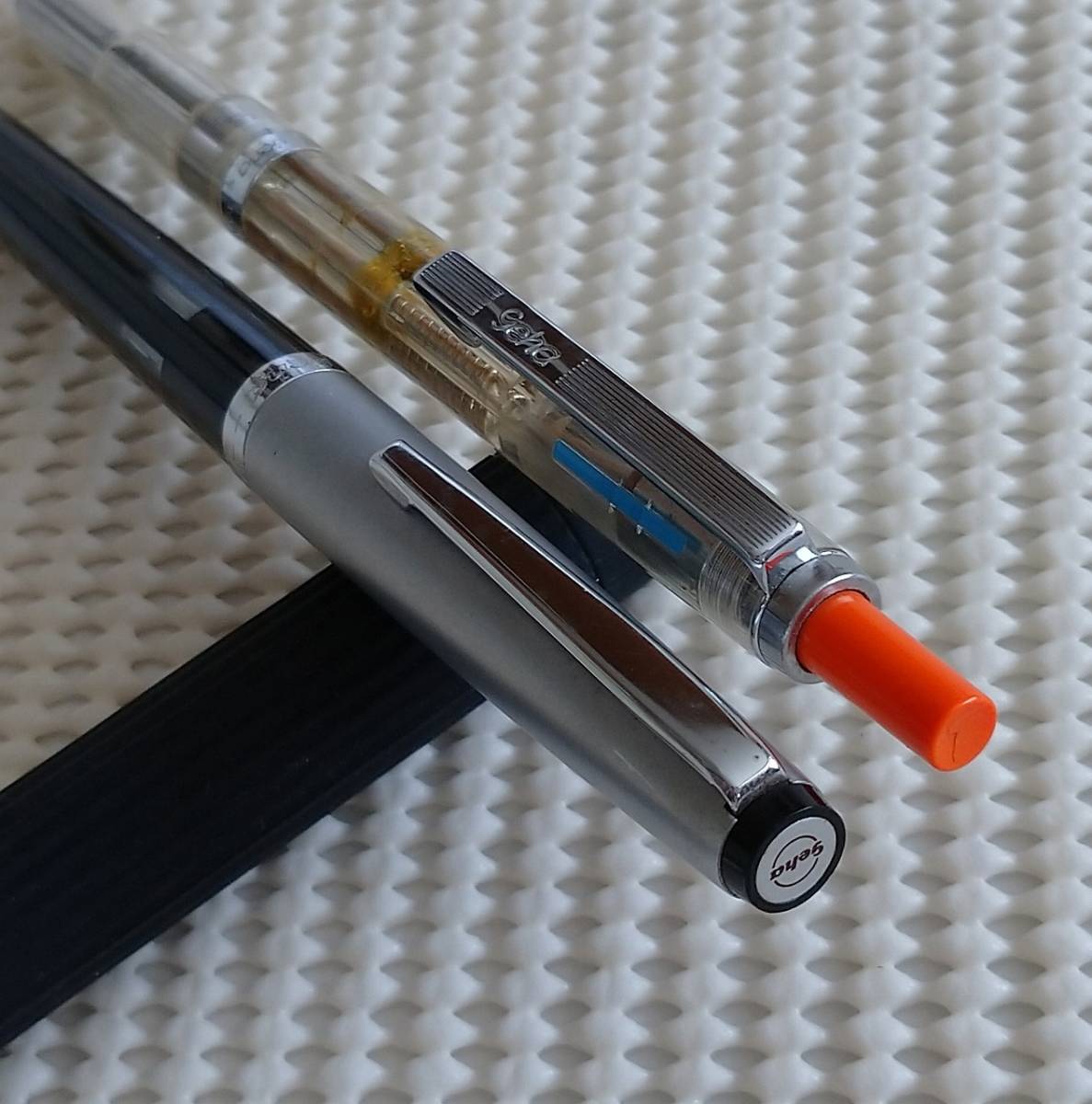 希少品 geha C4L 振り子式 4色ボールペン 廃盤品 ゲーハー 希少品 geha