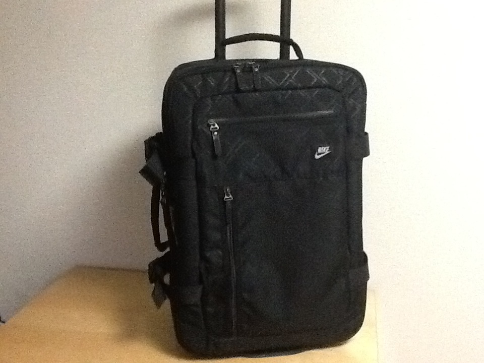 セール中 ナイキキャリーバッグ 遠征用 レアサイズ ナイキ キャリー