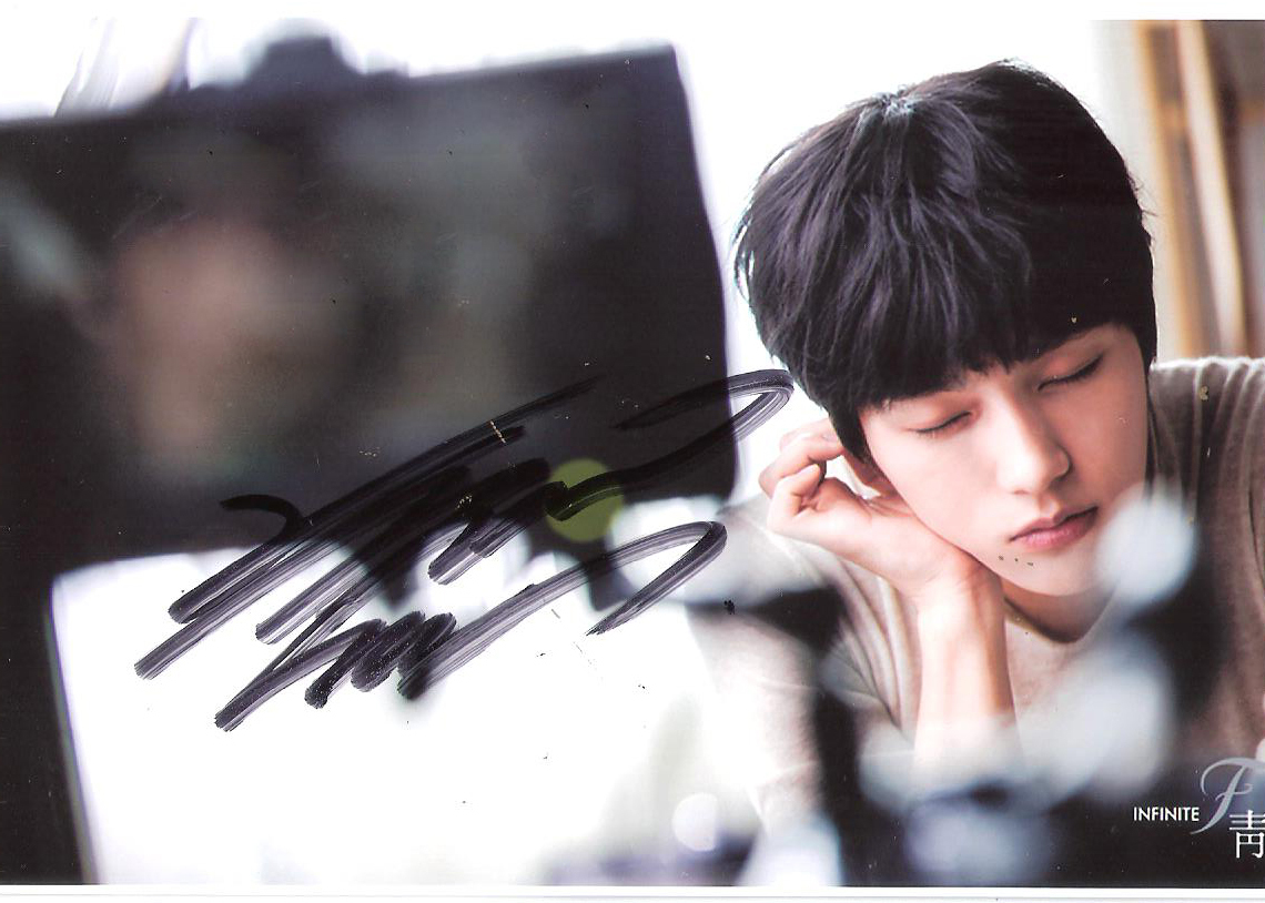 INFINITE キムミョンス 直筆サイン入りポスター INFINITE キムミョンス