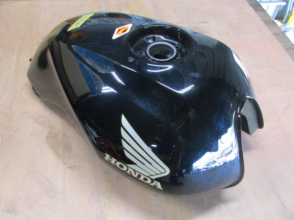 CB400SF タンク ホンダ 純正 バイク 部品 NC39 フューエルタンク