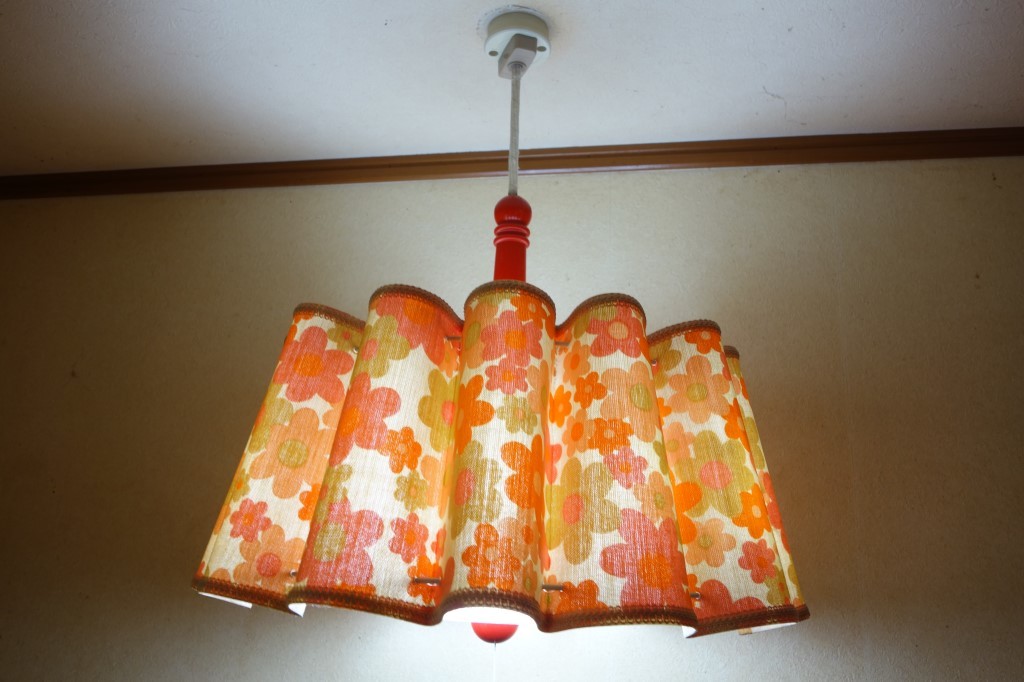 可愛い昭和レトロ照明花びら