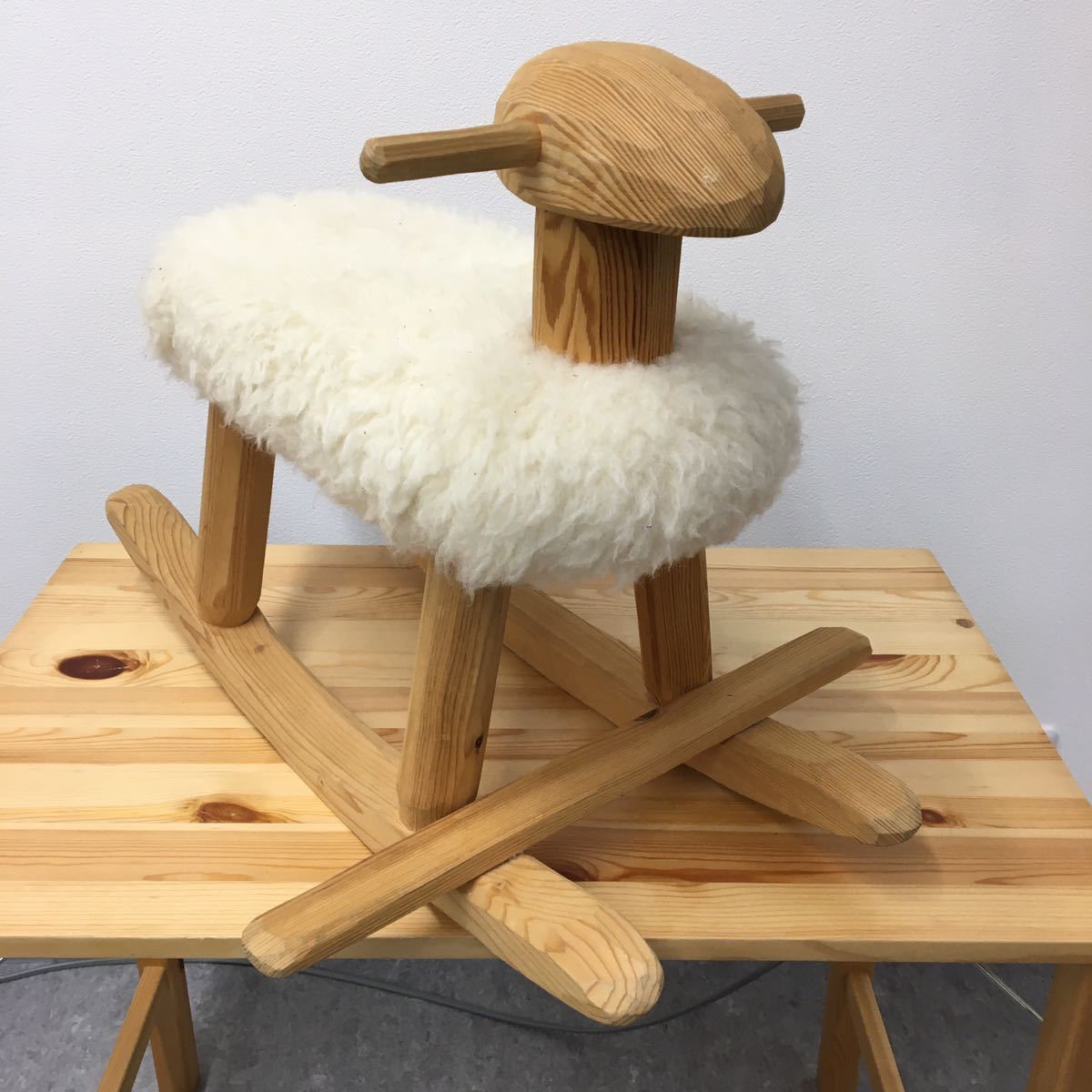 とっても可愛い 羊スツール 北欧 羊の形のファースツール アクタス