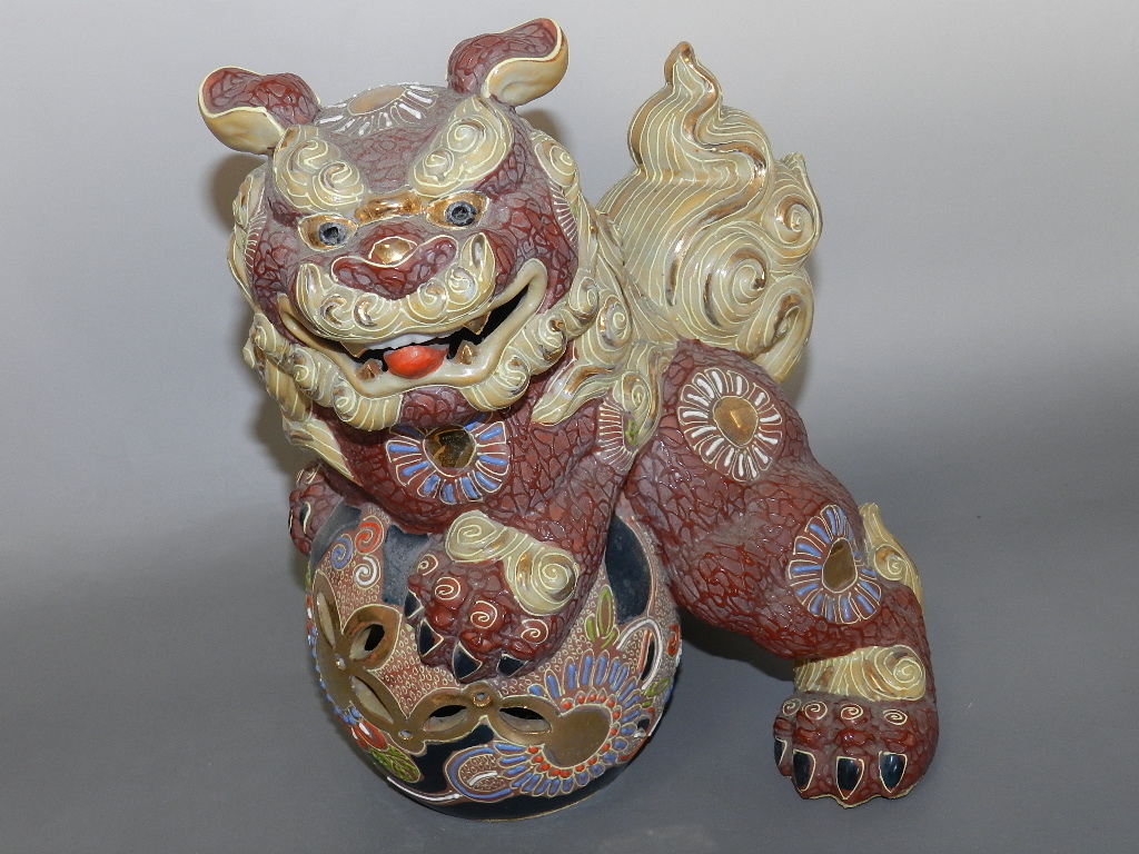 2068 九谷焼 シーサー縁起物 魔除け 玉乗り 獅子 置物 骨董品 【公式通販】