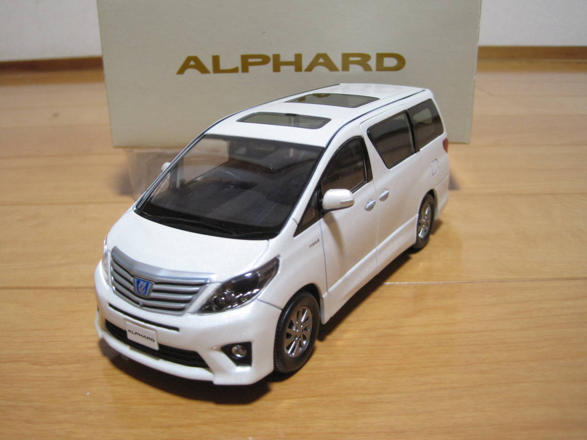 アルファード ALPHARD カラーサンプル 1/30 ミニカー トヨタ