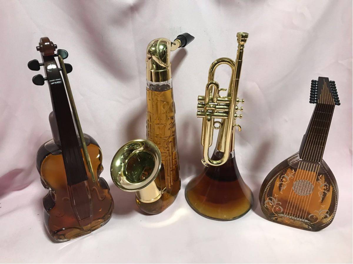 山崎サックス型ボトル&響トランペット型ボトル