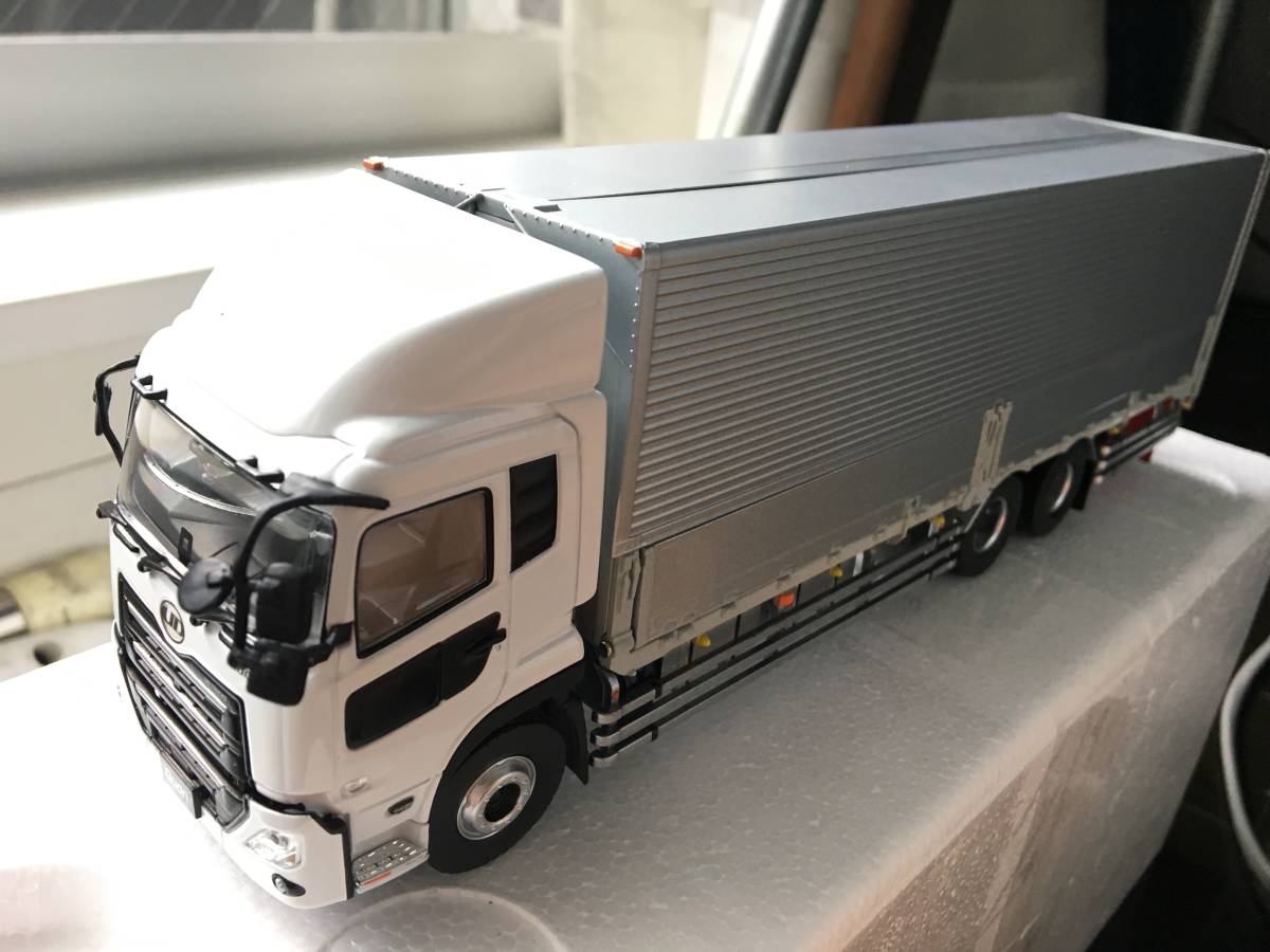 UDトラックス 1/43 Quon トラック シルバー Kyosho Original 1/43 UD
