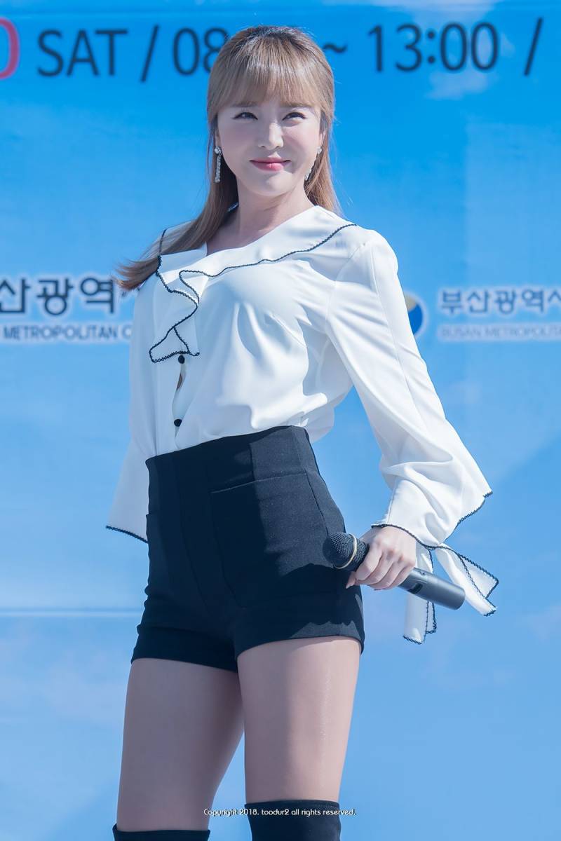 ホン・ジニョン 直筆サイン入り2Lサイズ写真…Hong Jin-young… 【公式通販】