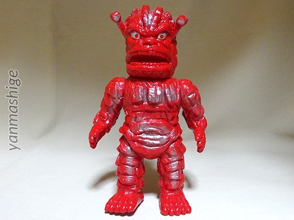 ダストマン黒色＆赤色「スペクトルマン」登場怪獣（マスダヤ）ソフビ2