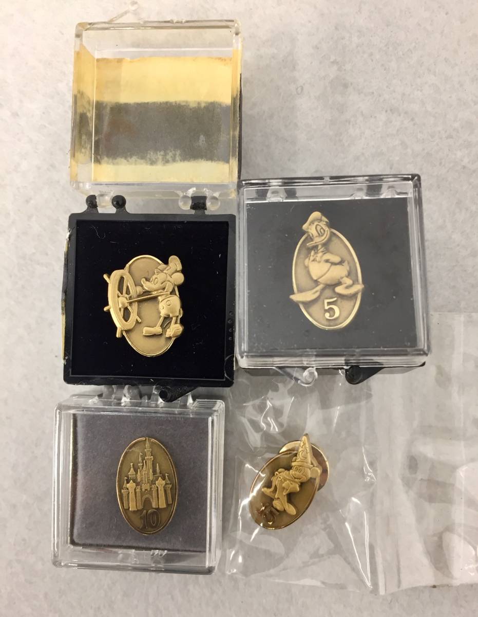 非売品】Disneyディズニーキャスト勤続5年記念アワードピン プルート