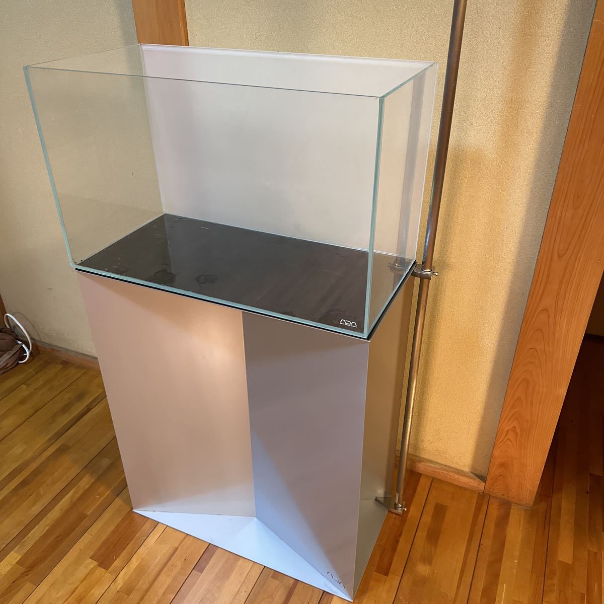 引き取り限定ADAキューブキャビネットクリア+木製ベースW300×D300用 ①