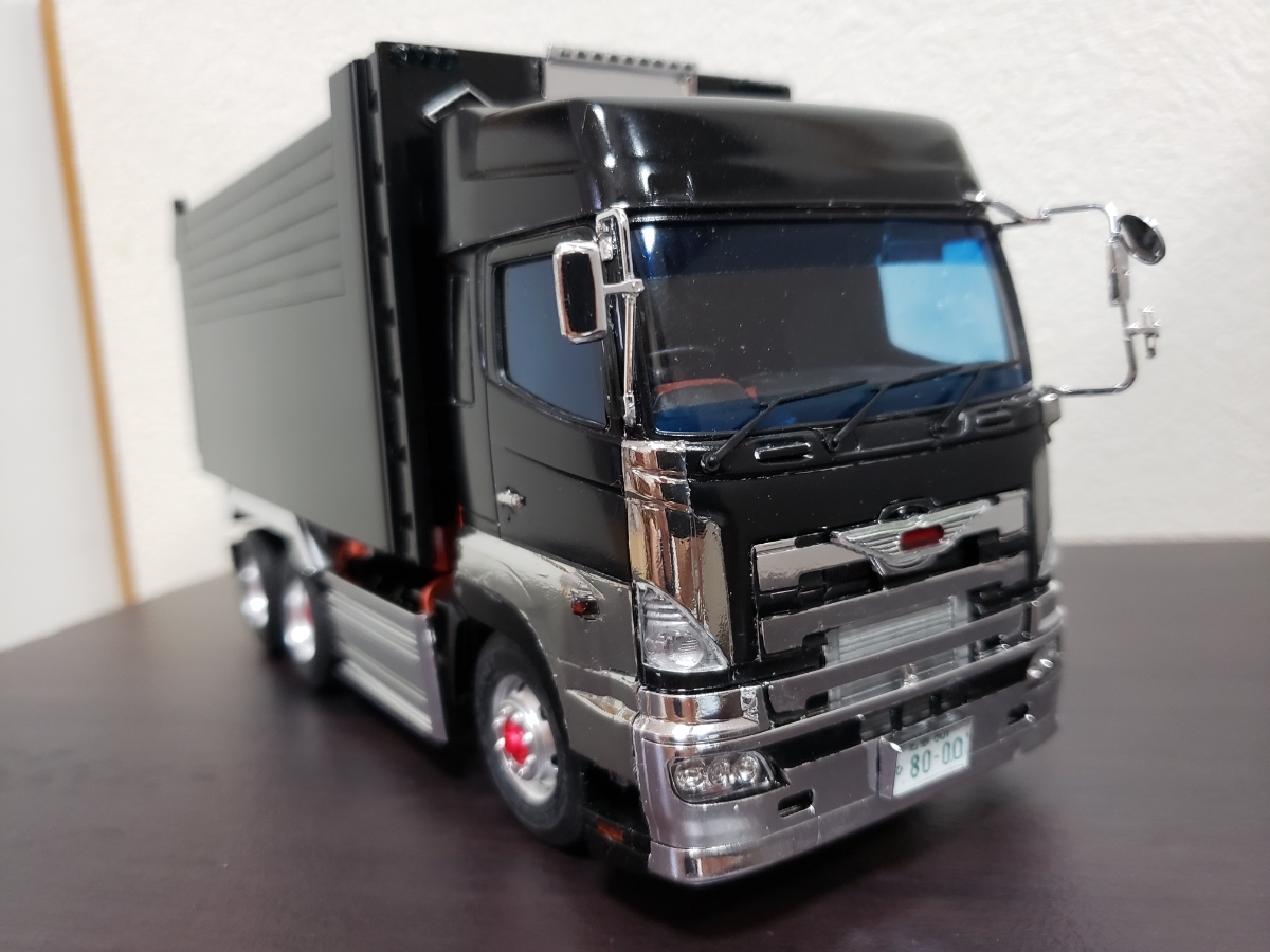 アオシマデコトラ日野プロフィアデカ箱ダンプ完成品