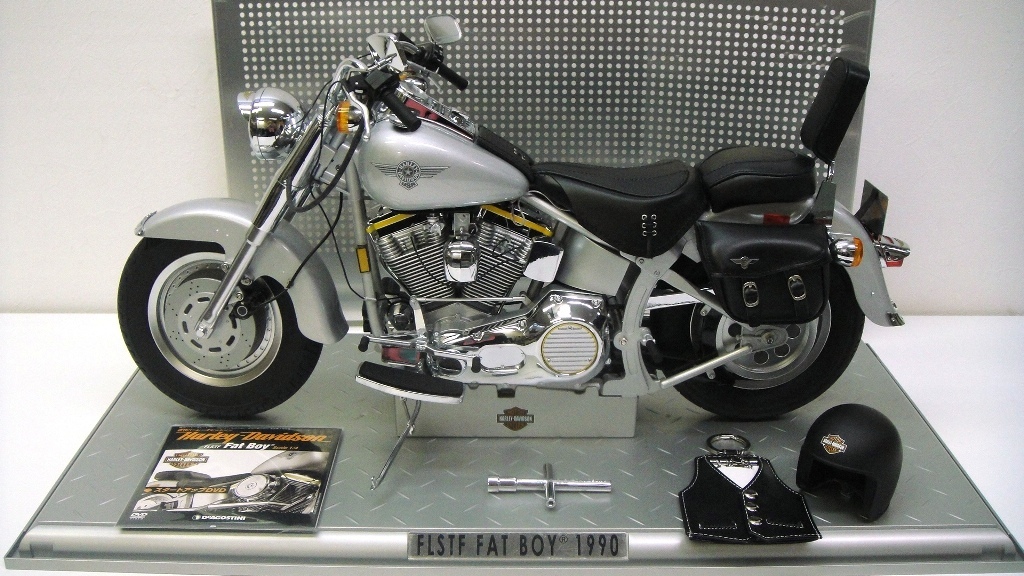 デカい! ハーレー FatBoy 1/4 デアゴスティーニ完成品 直せる方! デカ