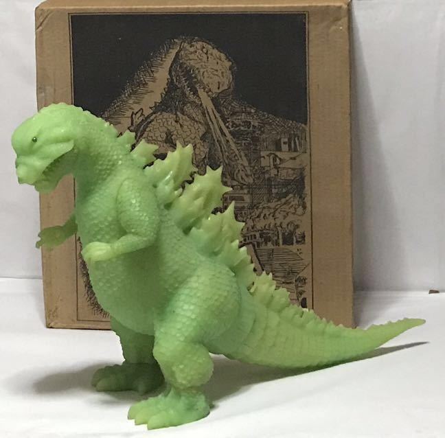 雛型ゴジラ検討用第一案（ウロコゴジラ）蓄光ポリレジンスタチュー