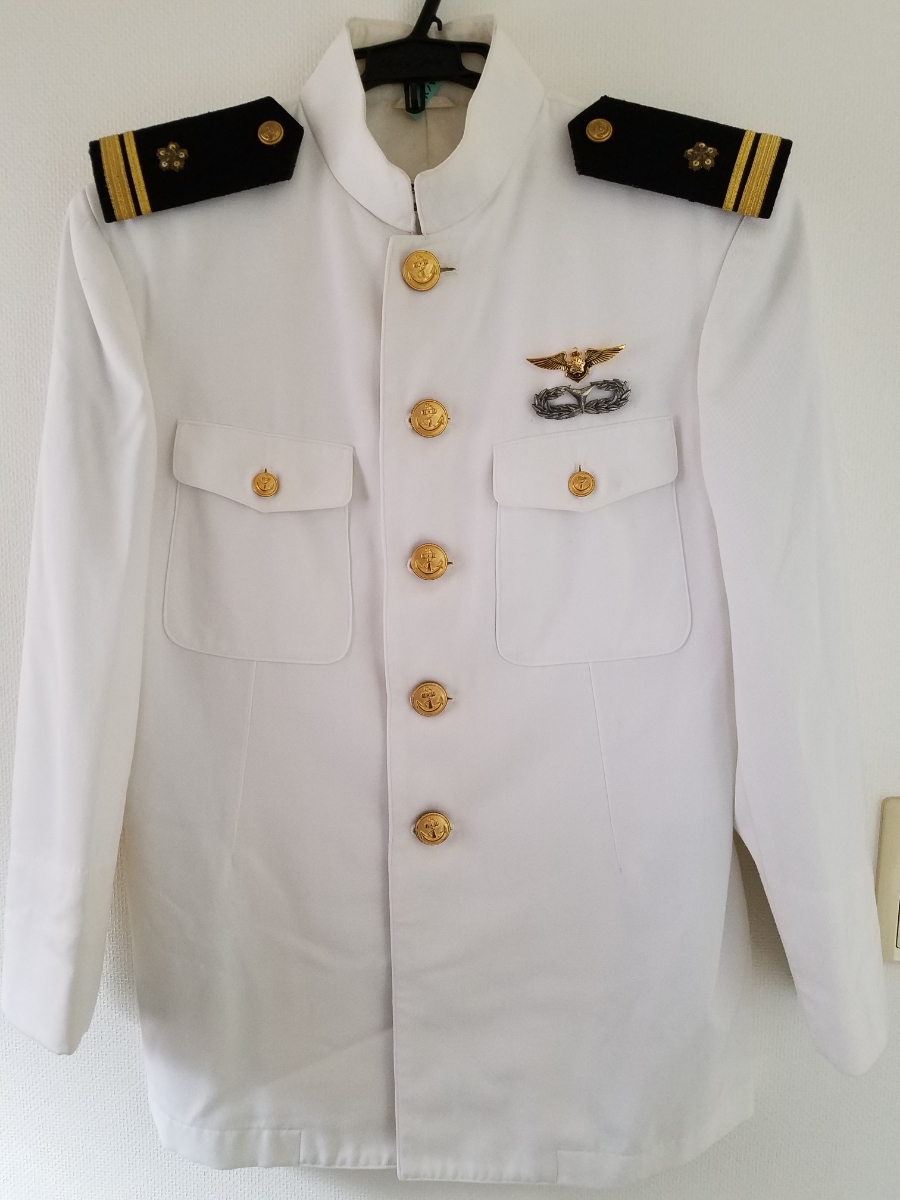 海上自衛隊幹部女子3種夏服（ウェーブ）