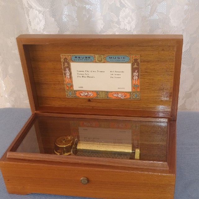 オルゴール リュージュreuge スイス製