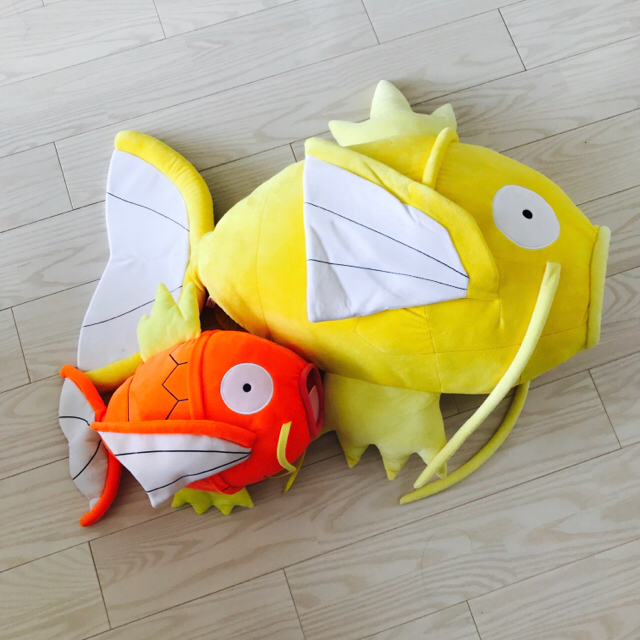 ポケモン - ポケモンセンター 金 の コイキング クッション ぬいぐるみ