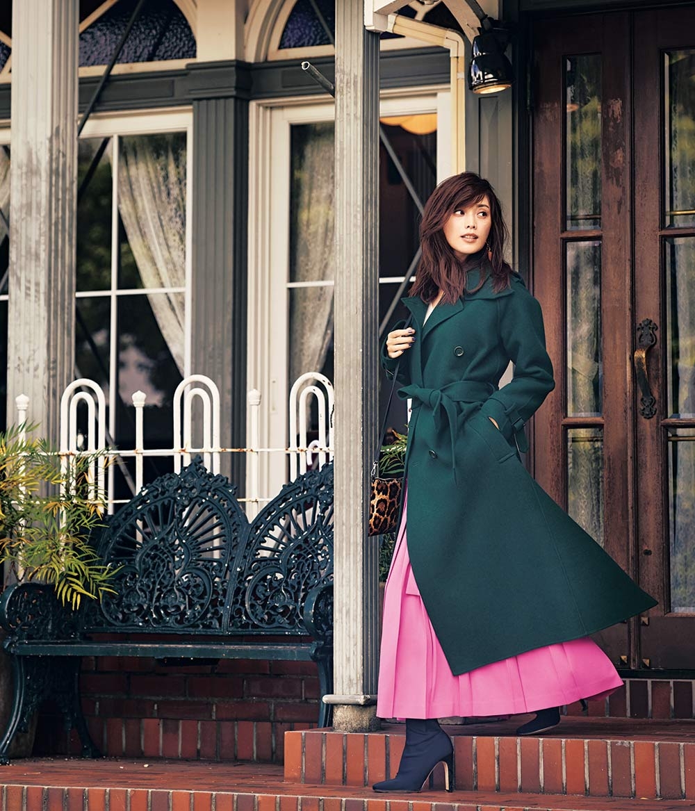 大人の女性なら5年着られる【マディソンブルー】の上質コートを1着持っ