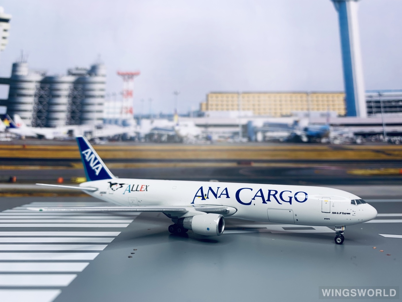 1/200 ANA B767-300BCF フレイター ALLEX JA8286 1⁄200 ANA B767