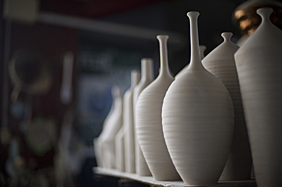 陶芸家 アーグネス・フス 「無限」 花器 フラワーベース 陶器 アート