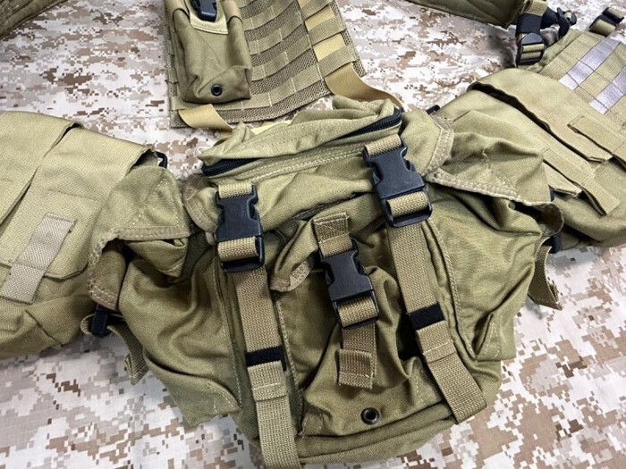 EAGLE MLCS 実物 mlcs ラジオポーチ ラジオポーチ 黒ファス 実物 seals