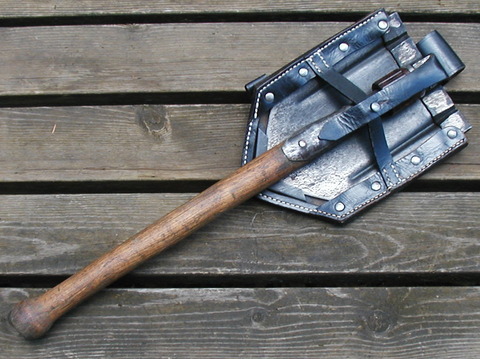 ハントの野戦補充大隊:WW2ドイツ軍の折り畳みスコップ。