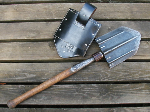 ハントの野戦補充大隊:WW2ドイツ軍の折り畳みスコップ。