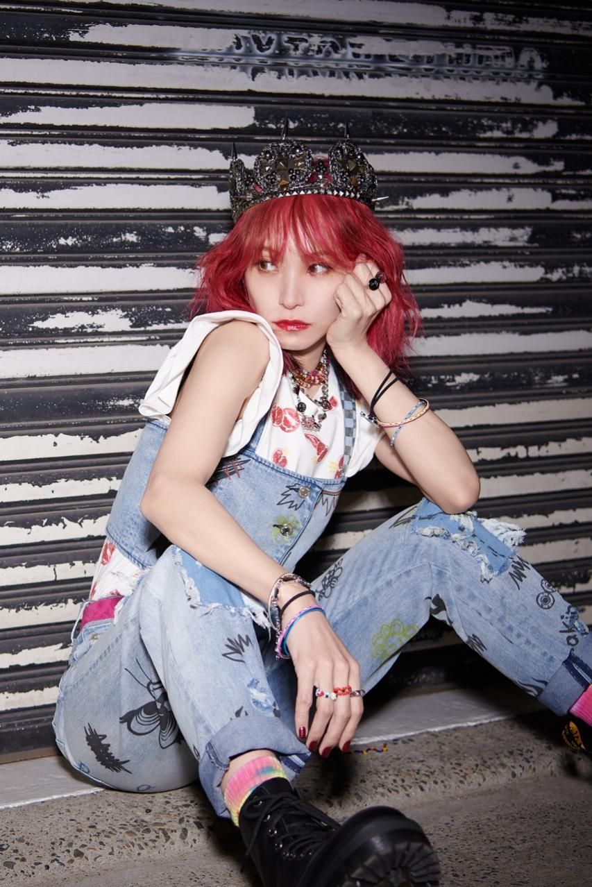 LiSA☆ROY☆クラッシュデニムパンツ☆Sサイズ☆未使用品 LiSA☆ROY