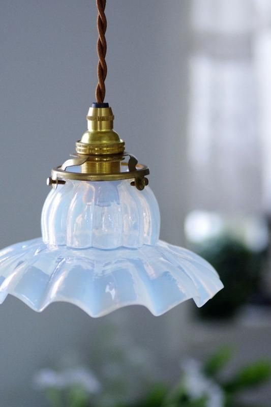 オパールガラス ホブネイル ピンク フリル ランプシェード 吹きガラス