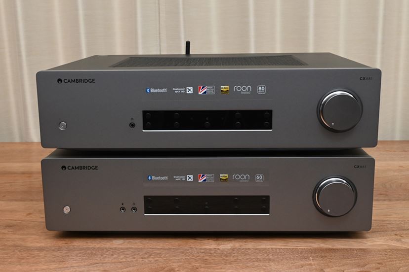 どっちを選ぶ？ケンブリッジオーディオの最新プリメインアンプ「CXA81