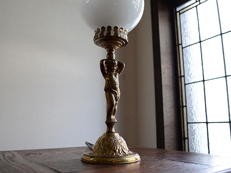 ミルクガラスシェード 真鍮テーブルランプ｜アンティーク照明・ランプ