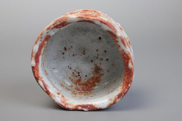 山口 真人 「 赤志野ぐい吞 」 酒器 猪口 盃 - レトロ ＆アート空間