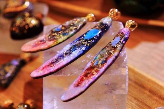 癒しのオルゴナイト❤️エメラルド＋ペリドットのハート型♡ English