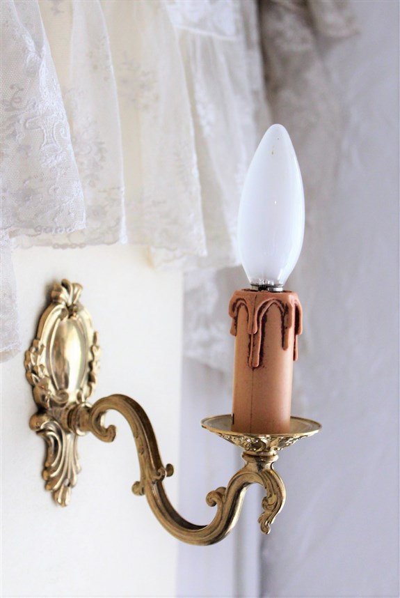 フランスアンティークスタイルのキャンドル型ブラケットライト