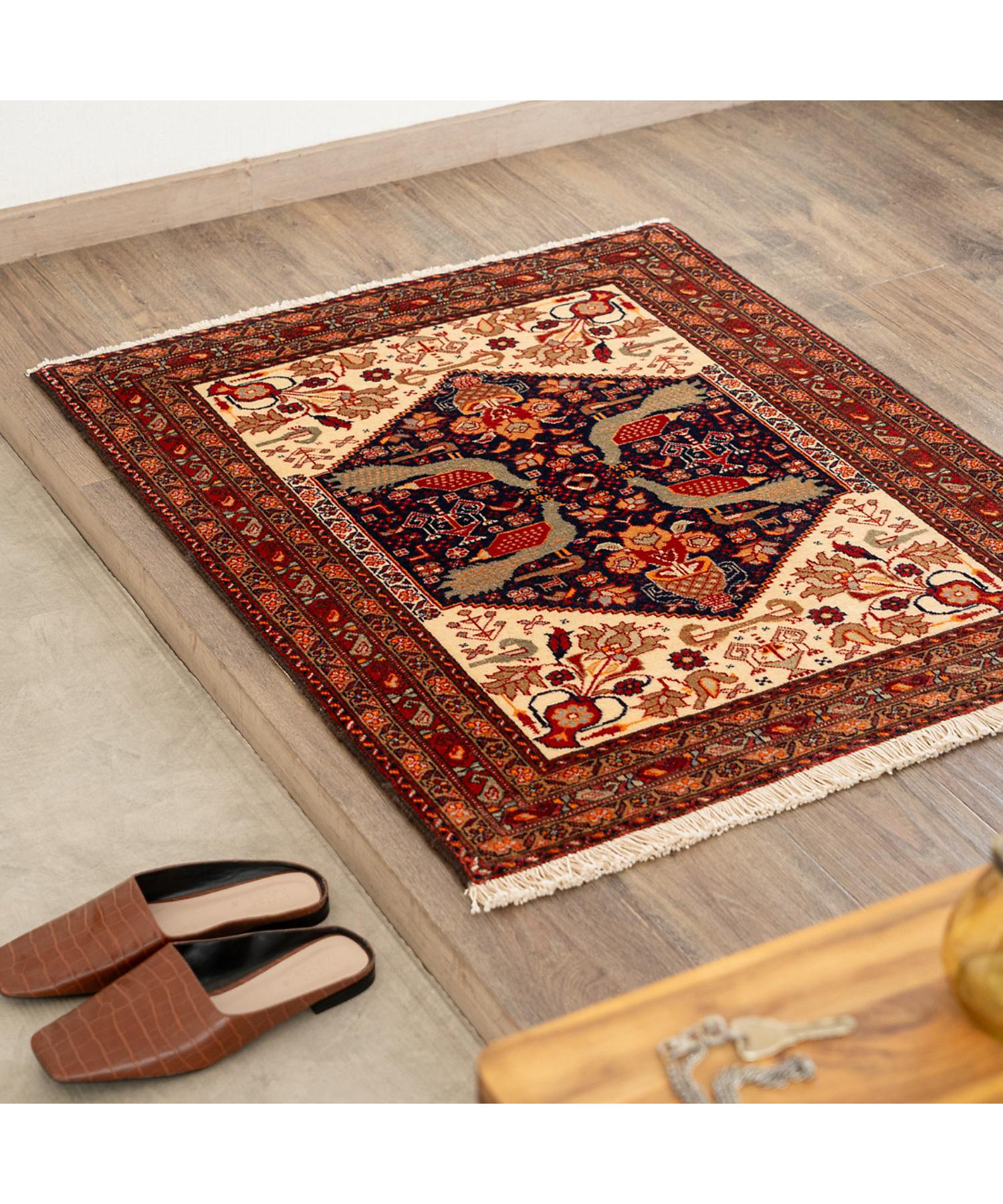 ペルシャ絨毯額縁日本橋高島屋外商品