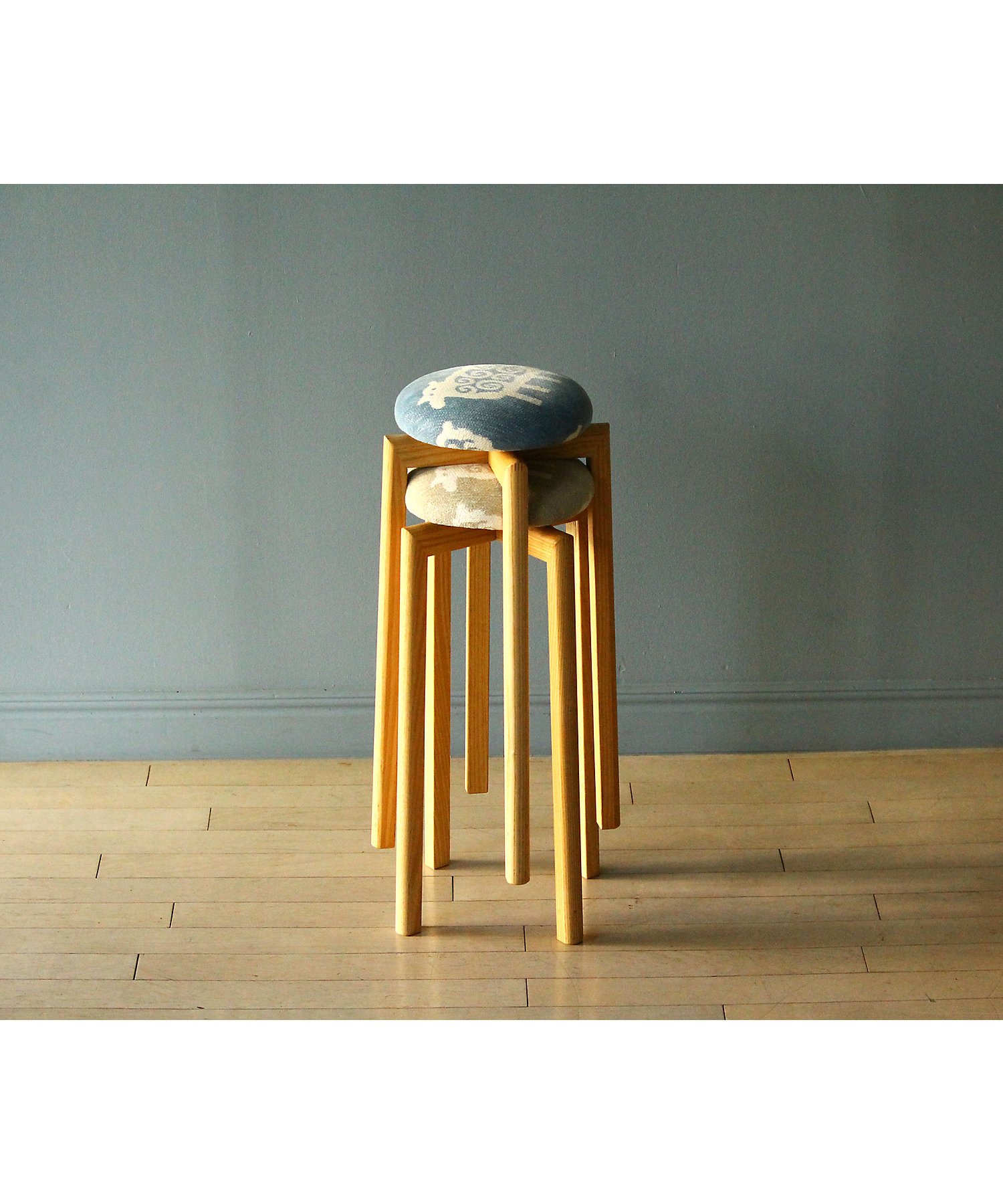 スツール ヒツジ ブルー | KLIPPAN/クリッパン | 三越伊勢丹オンライン