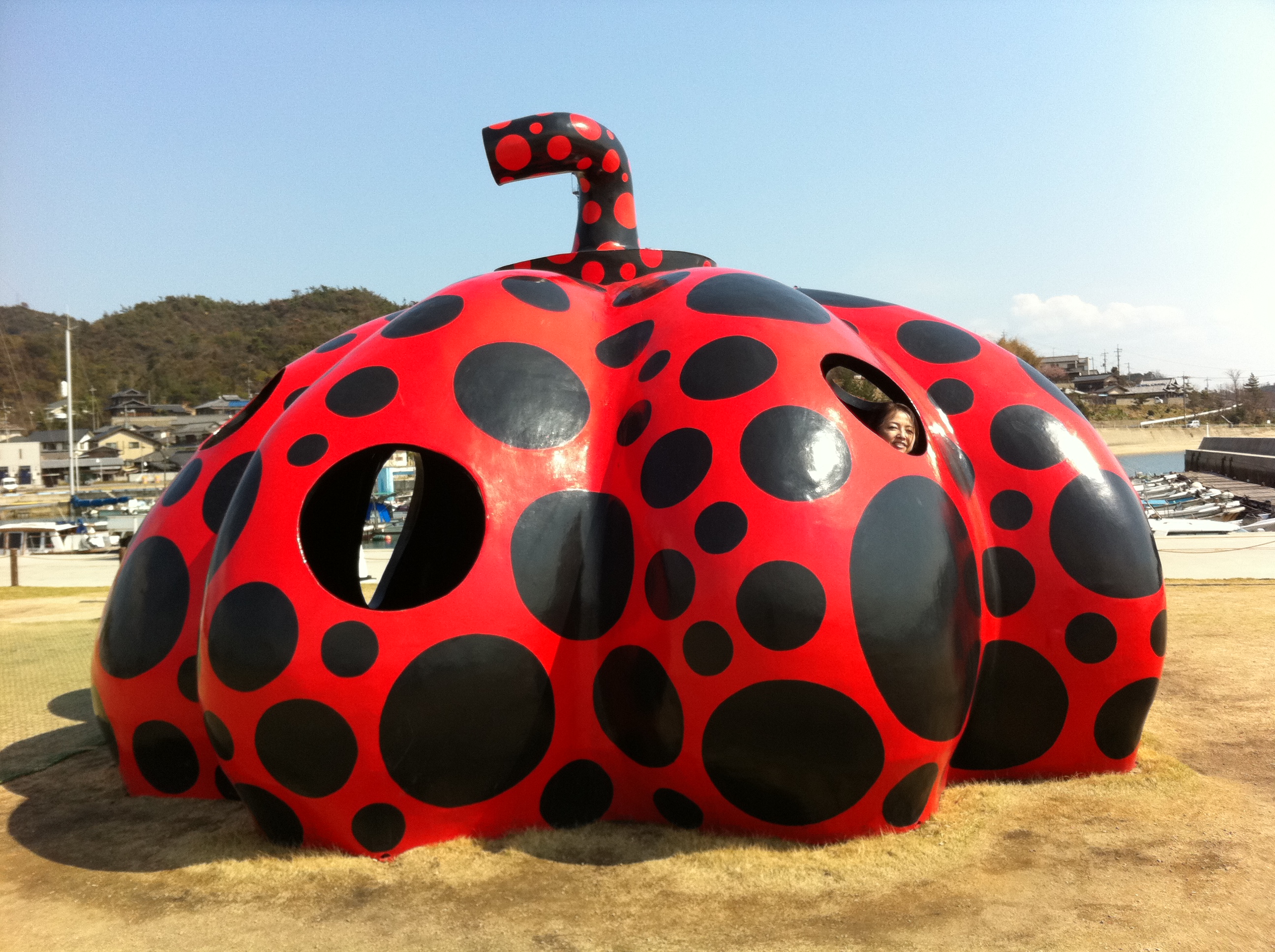 直島限定 草間彌生 かぼちゃ カボチャ オブジェ レッドパンプキン