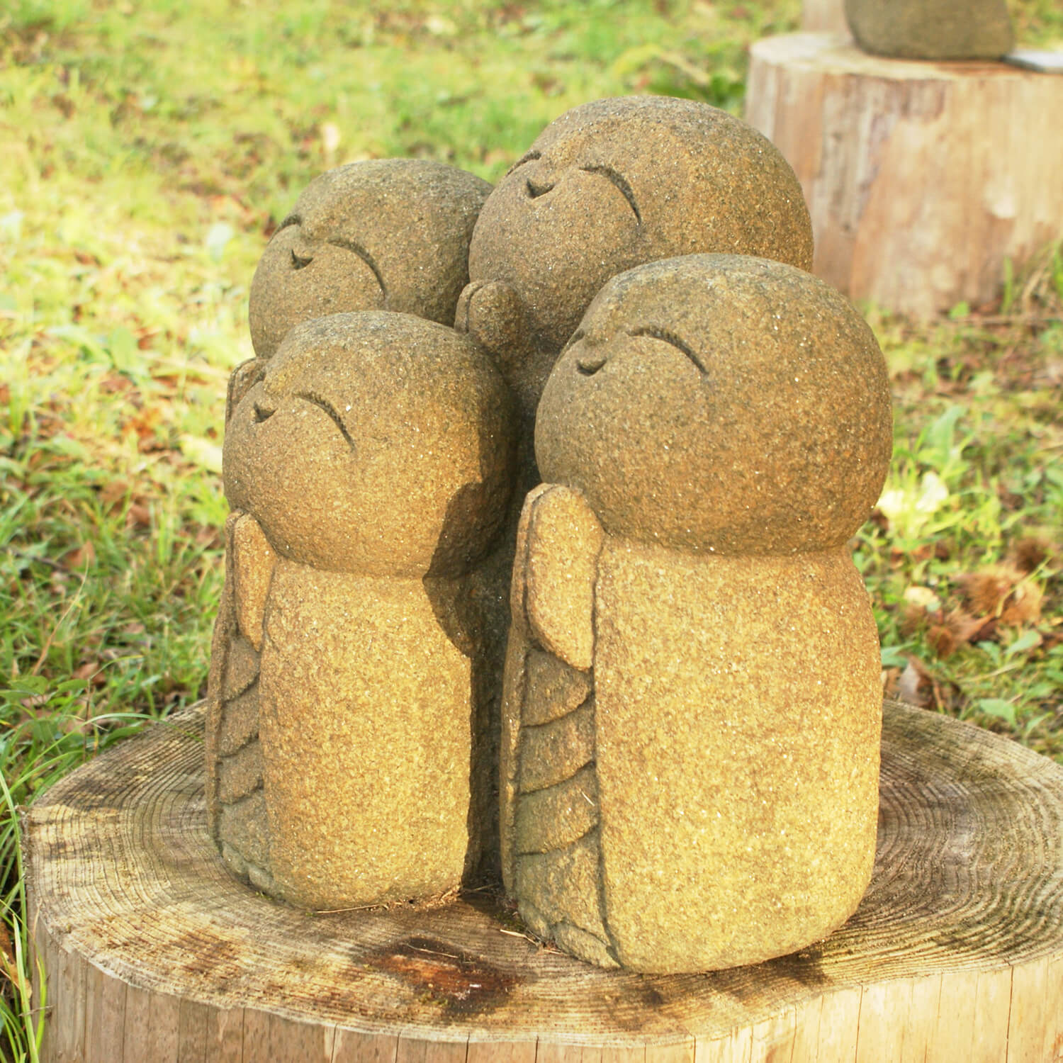 40．石んこ地蔵四人家族 – 石神彫刻工房-公式ウェブストア