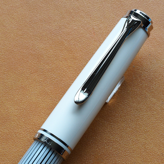 ペリカン ホワイトストライプの誘惑