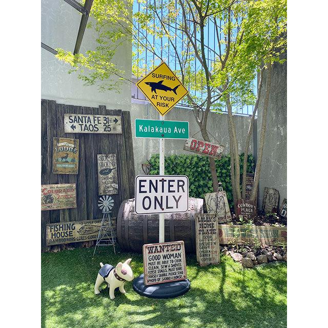 サーフィンするならサメに注意！」 警告看板 □ アメリカン雑貨