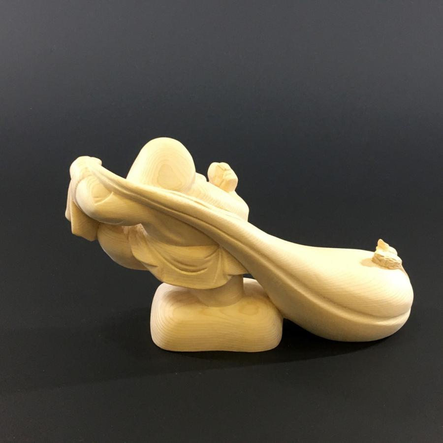 大黒天像 福ねずみを従えた 高さ15.6cm 木彫 太極図と四神を彫刻 箱台