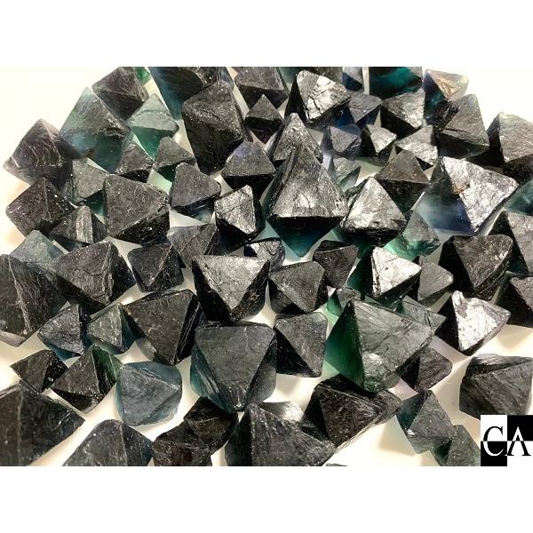 限定ガチャ】蛍石八面体＜ロシア産-Sea of Abyss-＞【数量限定