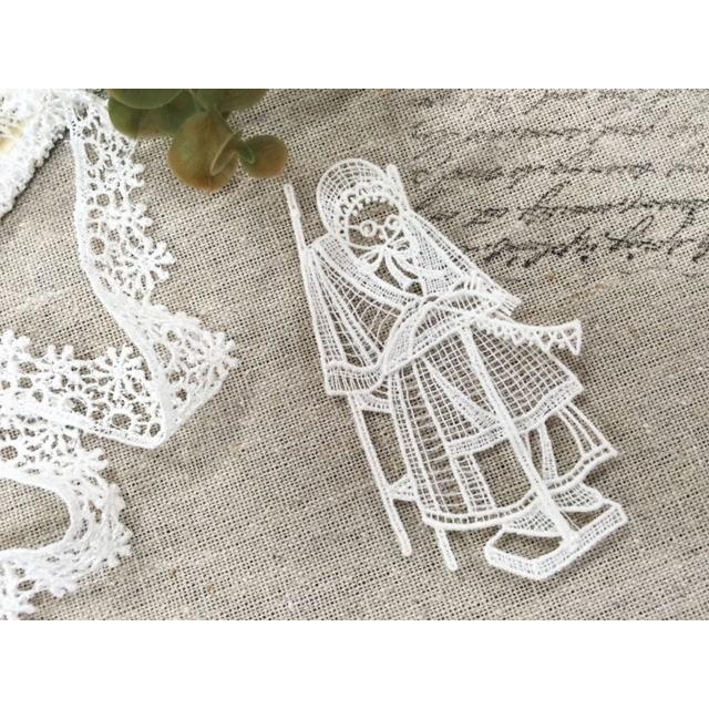 Crea◇スイスレースモチーフ レースを編む婦人2 : Crea(クリエ) - 通販